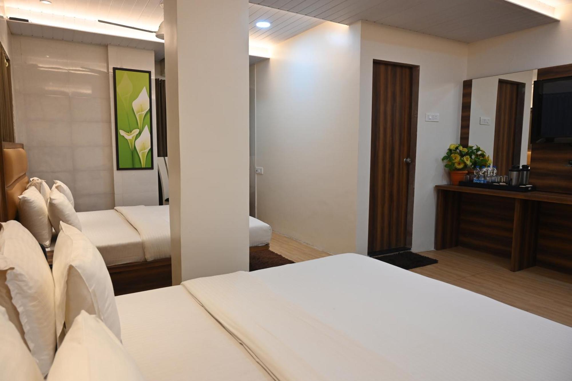 Hotel Sai Yatri Trimbak Exteriör bild