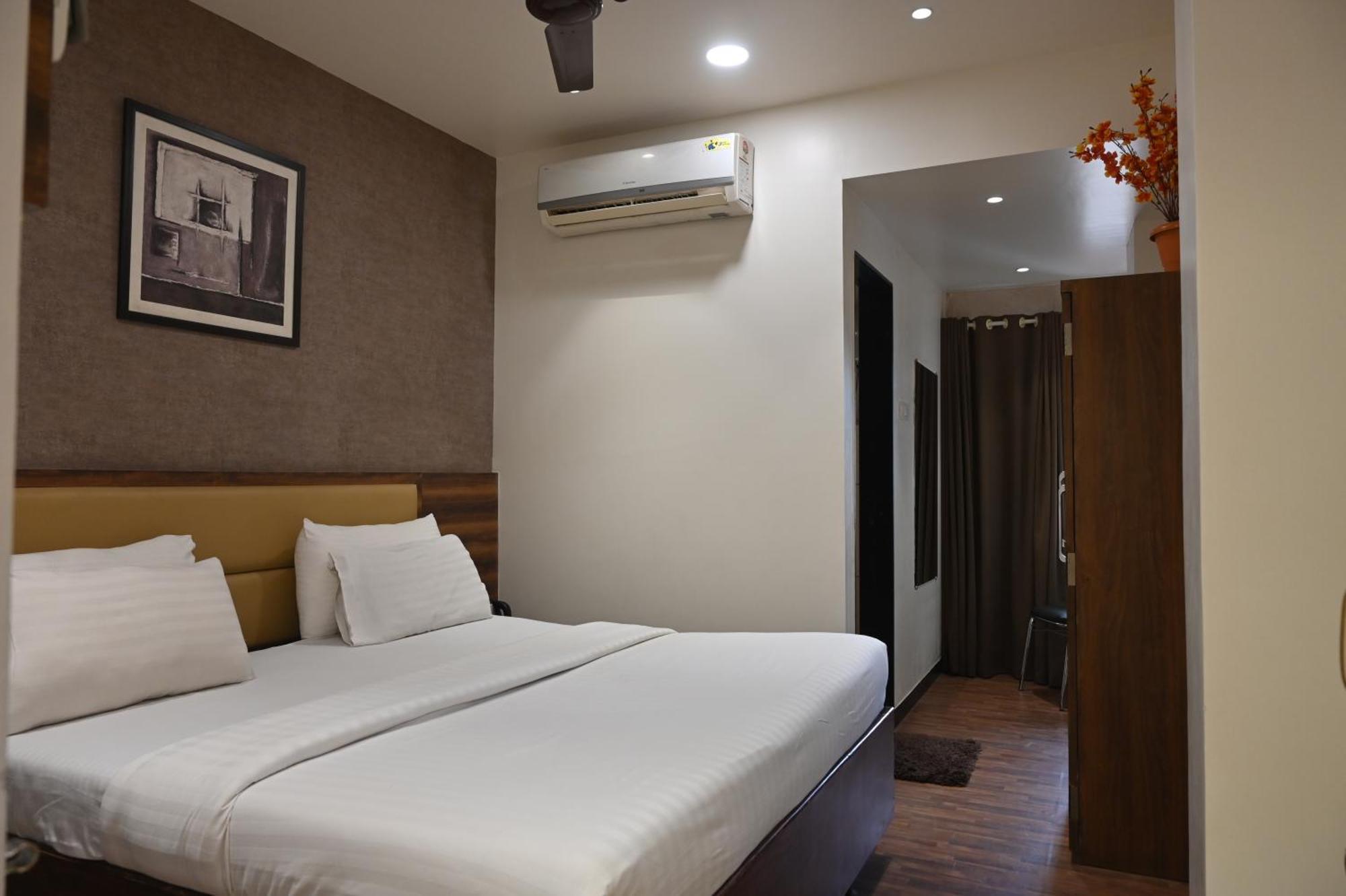 Hotel Sai Yatri Trimbak Exteriör bild