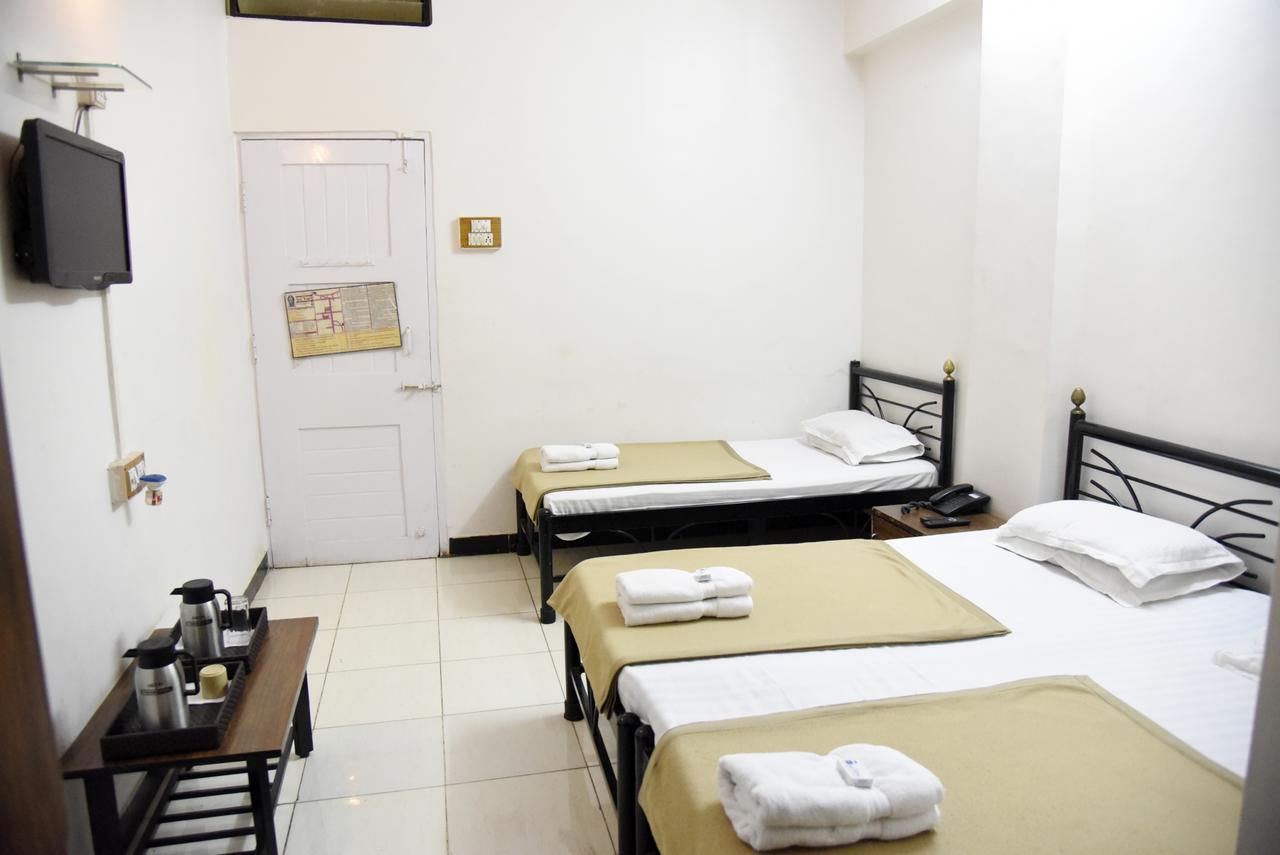 Hotel Sai Yatri Trimbak Exteriör bild