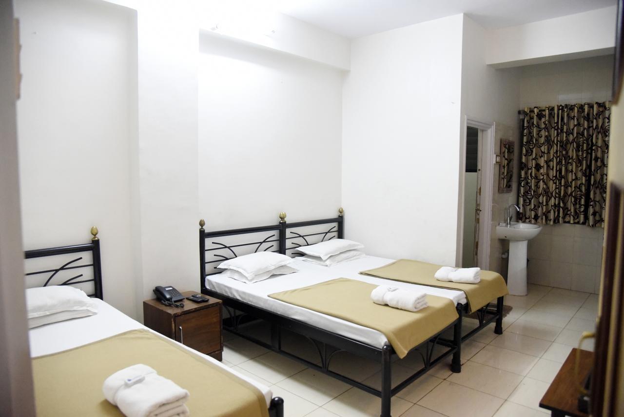 Hotel Sai Yatri Trimbak Exteriör bild